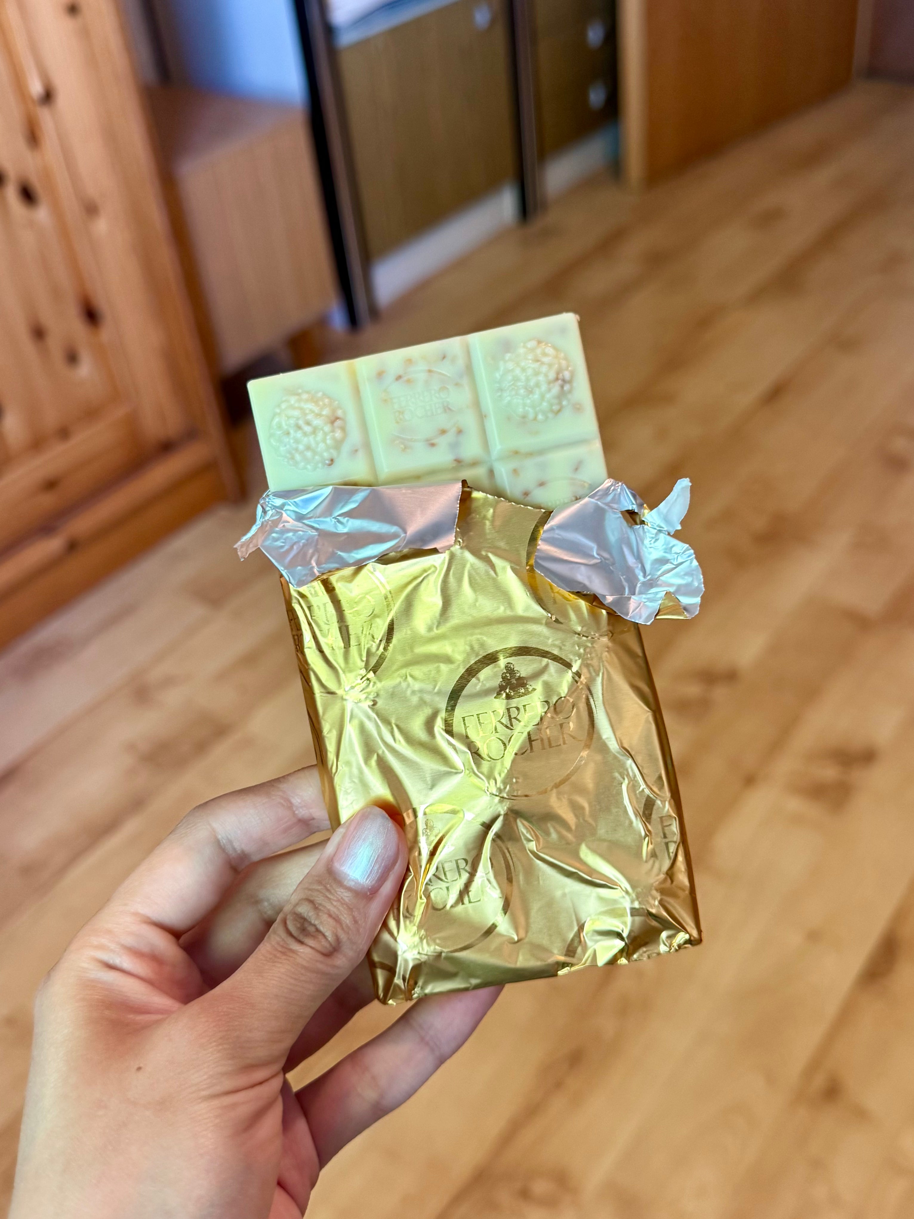 【レア】フェレロ ロシェ チョコレートバー ホワイト